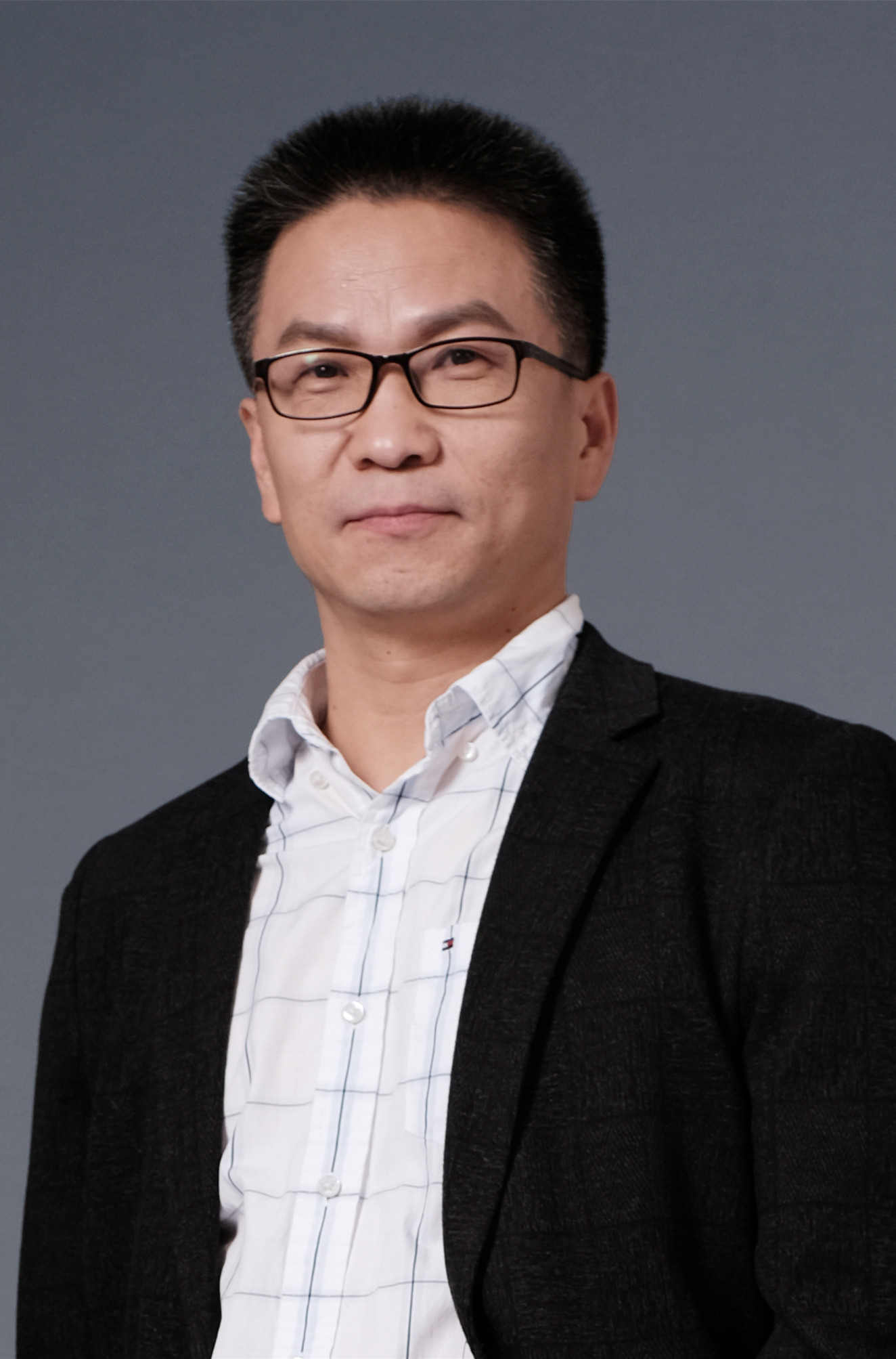 Junfeng Yao
